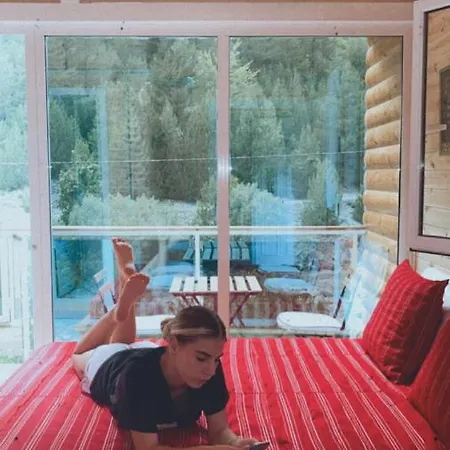 Marashi Πανσιόν Theth