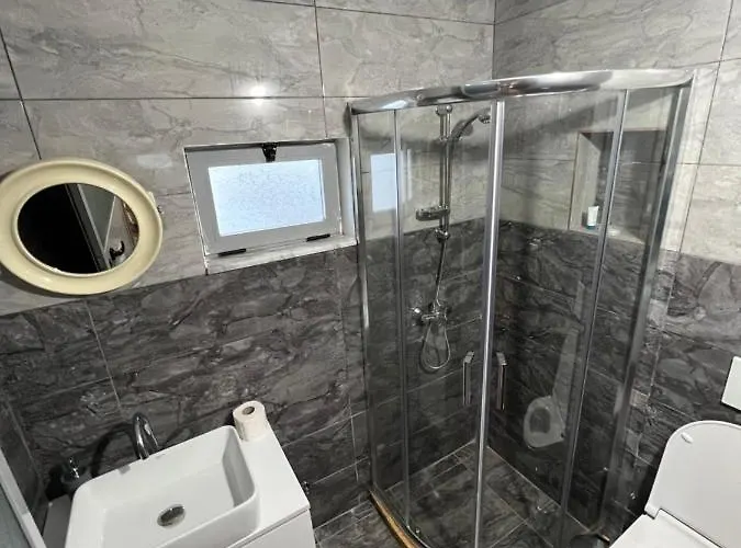Marashi Guest house